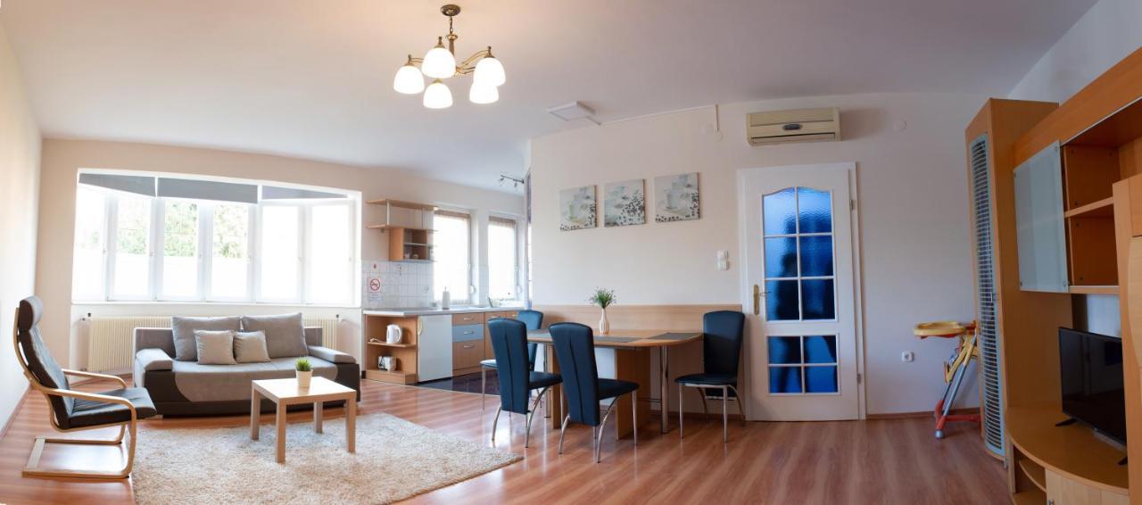 גיולה Titan Apartman מראה חיצוני תמונה