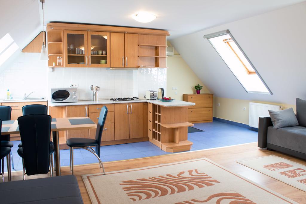 גיולה Titan Apartman מראה חיצוני תמונה